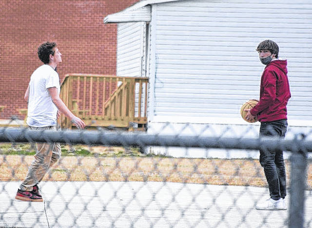 126572240_web1_SEarCH-basketball
JJ Melton | The Laurinburg Exchange
These guys took advantage of warmer temperatures and a break in the rain Tuesday to get in a little basketball at SEarCH on the Scotland County campus of Richmond Community College, located on Covington Street in Laurinburg.