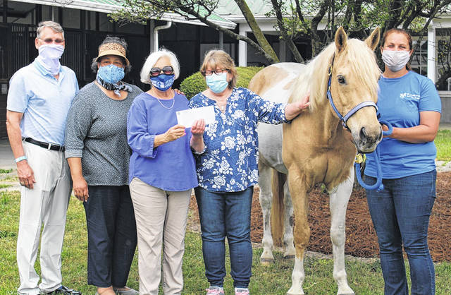 126937519_web1_StAnd