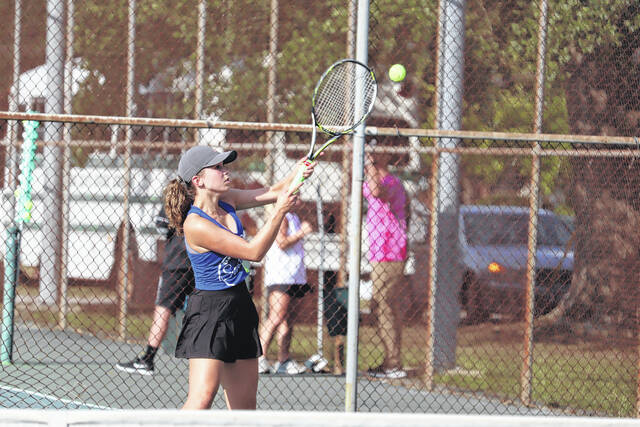 127603081_web1_IMG_0455
Laura Wlodarczak returns a backhand shot during a Scotland girls tennis match.
Neel Madhavan | Laurinburg Exchange