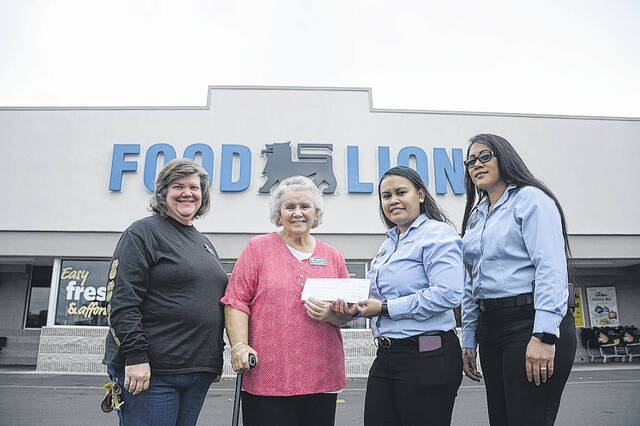 129163420_web1_12-10-22-Food-Lion-Feeds
Food Lion recently gave $2,500 from the Food Lion Feeds Charitable Foundation donated $2,500 to the Restoring Hope Center to help feed the community. From left are Summer Meals Program Coordinator Sharon Quick, Executive Director of Restoring Hope Center Faye Coates, Food Lion Store Manager Kaytie Ichikawa and Assistant Store Manager Britannia Molina.
Submitted photo