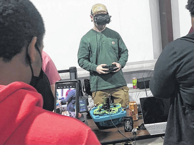 129436483_web1_STEM1
As part of a government contract, ETI not only provides these demonstrations, they also supply 5-12<sup>th</sup> grade students with STEM Kits and online educational modules to produce things like computer vision and SDR (Software defined radio) free of charge.