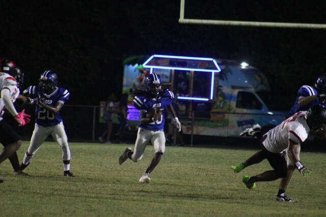 Scotlands Jawarren Bethea (25) runs on a kickoff return during Friday nights season opener against Southern Durham at Pate Stadium.
                                 Brandon Hodge | The Laurinburg Exchange