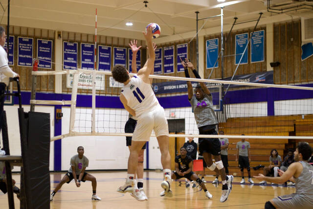 130382111_web1_9C705AF6-C8CB-4A3F-9656-2A4C8284951D
St. Andrews Hugo Gonzalez-Gutierrez (11) hits the ball during Tuesdays match against Benedict College on Harris Court in Laurinburg.
St. Andrews Athletics