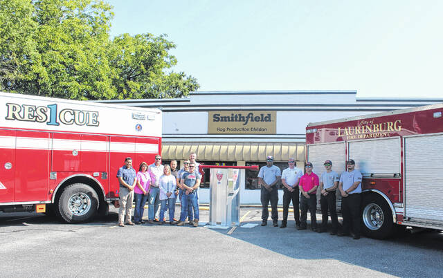 130838509_web1_IMG_2822
Thanks to Smithfield Foods, the the Laurinburg Fire Department now has the capability to reduce grain bin or silo rescue times significantly with the donation of the Great Wall of Rescue, a specialty rescuing tool. Typically priced upward of $3,000, the tool was presented Thursday to the fire department at the Smithfield Hog Production Division facility in Laurinburg.
Tomeka Sinclair | The Laurinburg Exchange