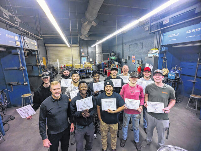 131171708_web1_Welding_Group_Freeman
Richmond Community College welding instructor Ricky Freeman stands with the students who completed the new Welding I program on Dec. 18.
Courtesy photo | RichmondCC