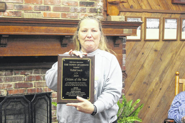 131213272_web1_IMG_3862
Museum volunteer Vickie Leech was designated Gibsons Citizen of the Year.
Tomeka Sinclair | The Laurinburg Exchange