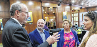
			
				                                Federal Reserve Bank of Richmond President Tom Barkin engages with Lumberton Rotary Club members during UNCP visit.
                                 Courtesy photo | UNCP

			
		
