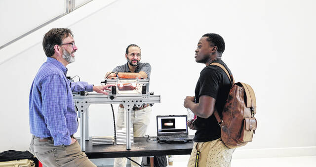 131860517_web1_sami-expo3--1-
Representatives with Applied Research Transformation (ARTx) engage with UNCP students during the SAMI Expo.
Courtesy photo | UNCP